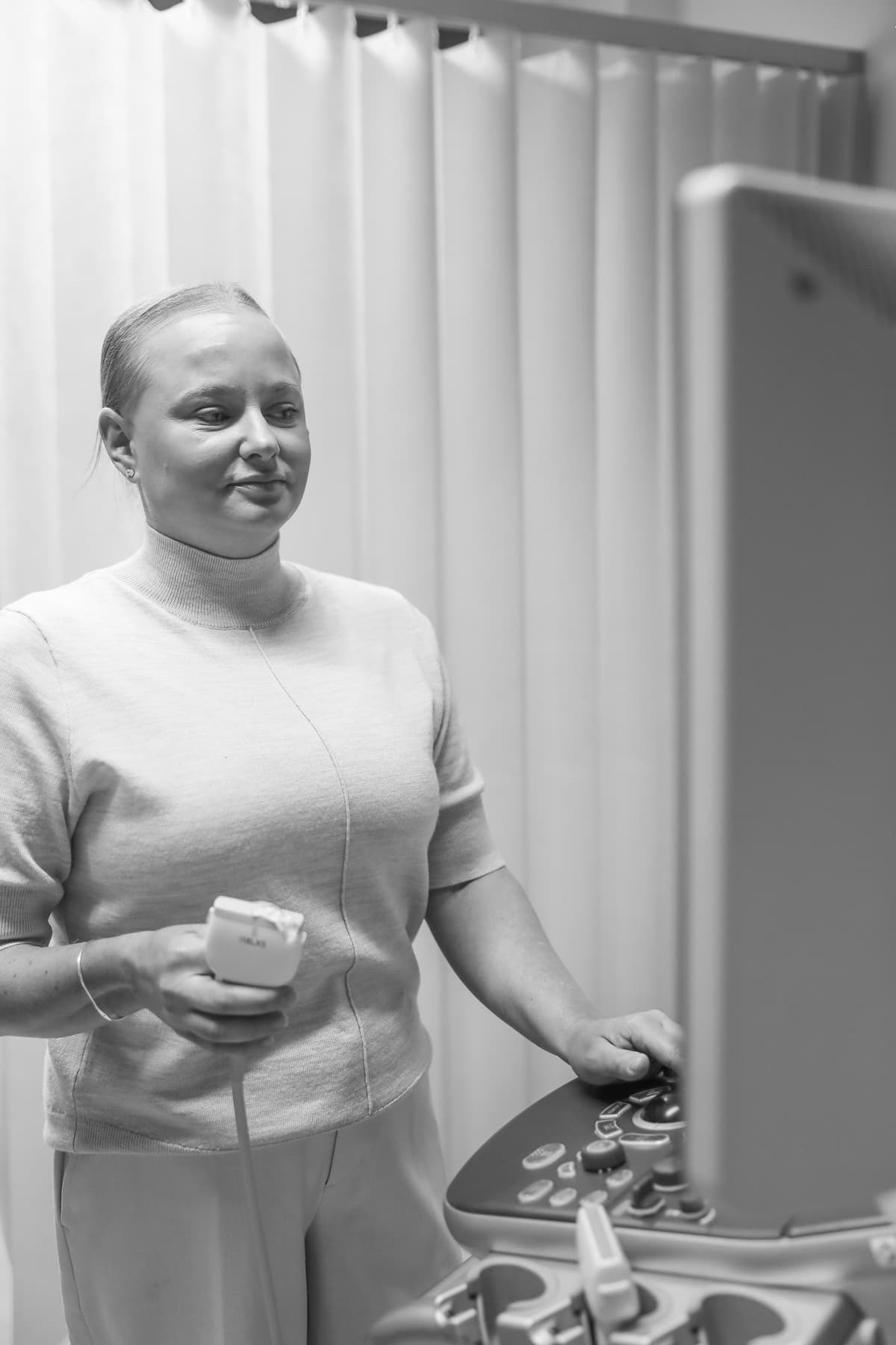 Melissa Ferguson at the ultrasound machine